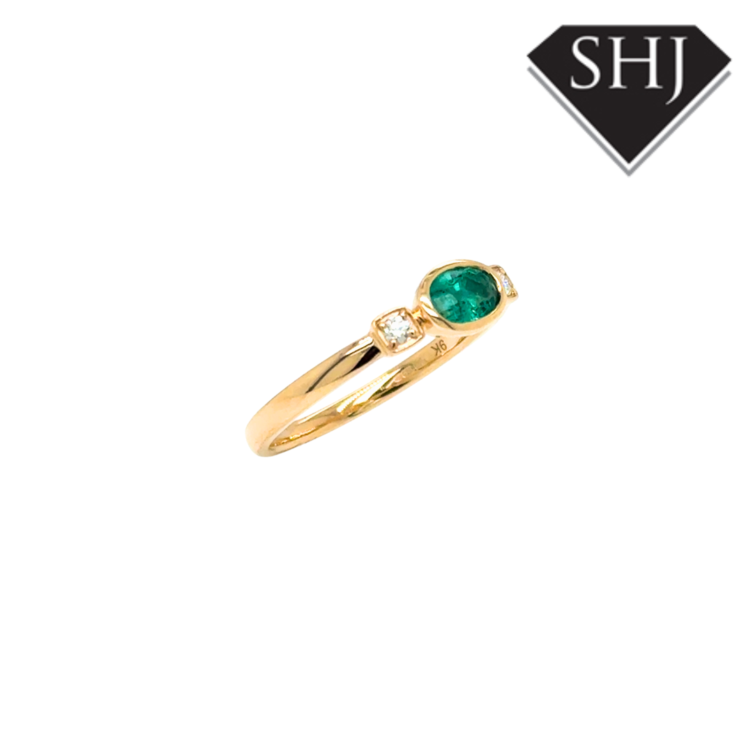 9ct Yellow Gold 0.50ct Emerald and 0.06ct Diamond Ring