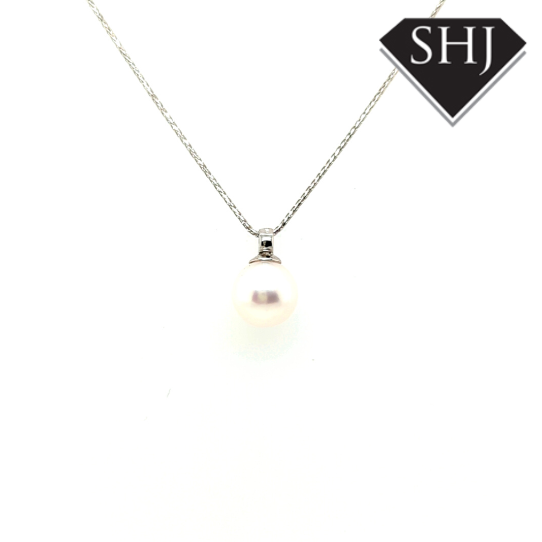 18ct White Gold Cultured Pearl Pendant