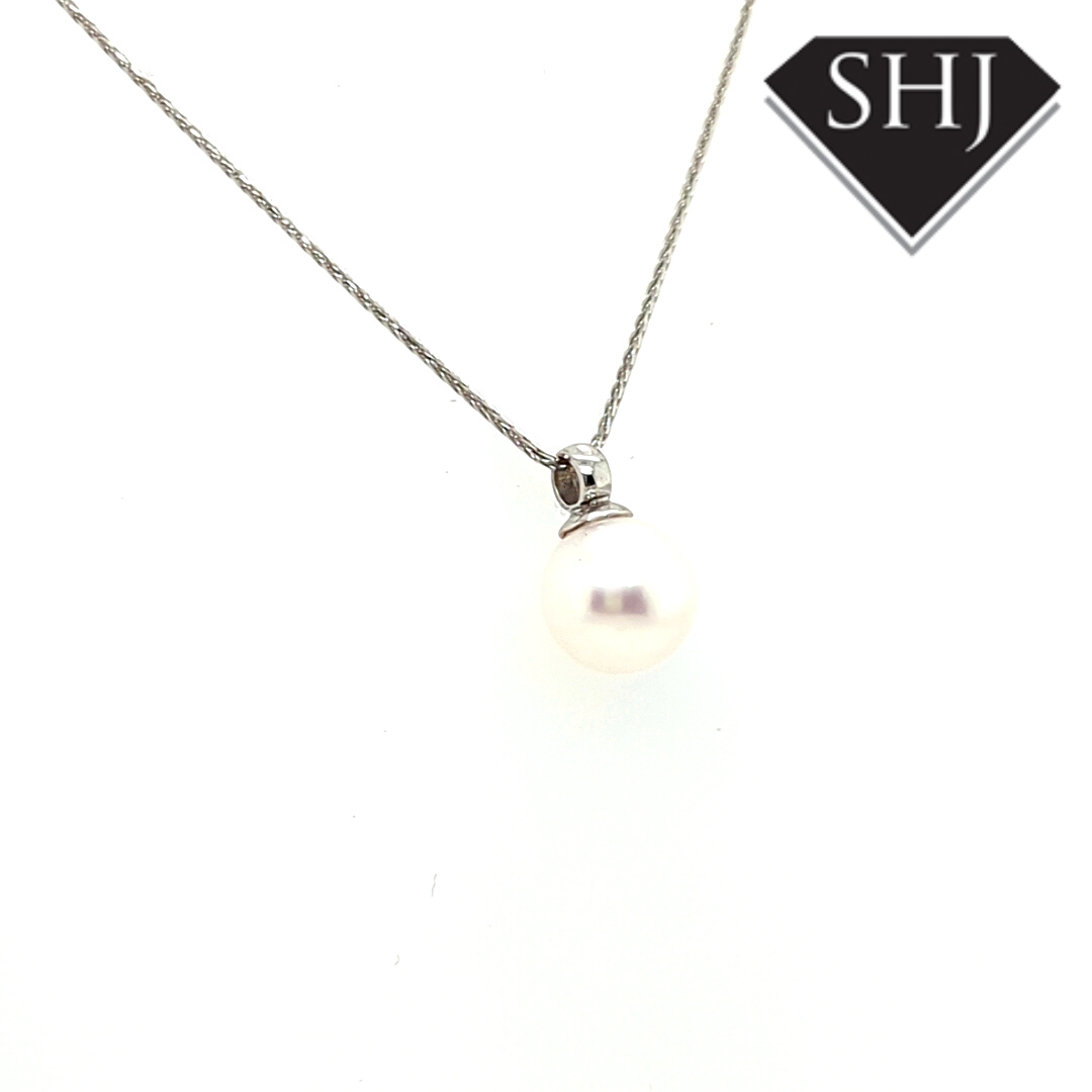 18ct White Gold Cultured Pearl Pendant