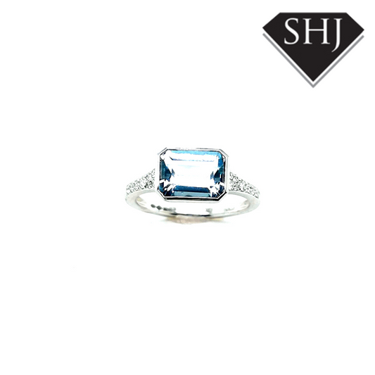 18ct White Gold Aqua and Diamond Ring 2.1ct