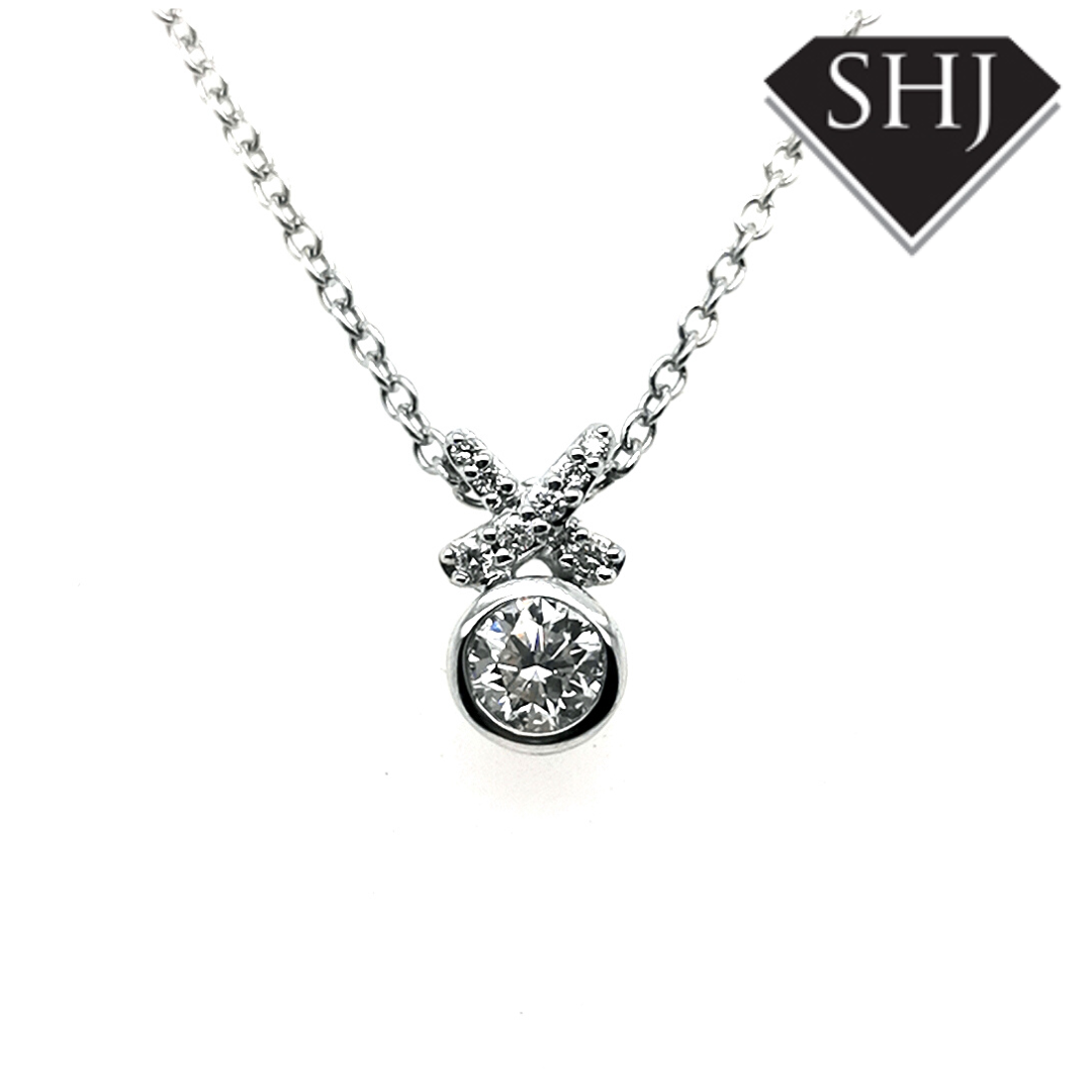18ct White Gold Diamond Kiss Diamond Slider Pendant